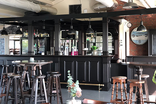 bar.jpg